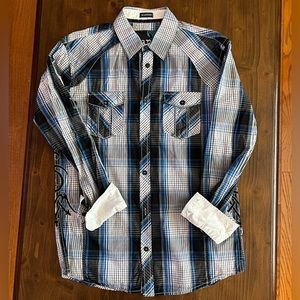 Men’s Roar Button Up. Size M